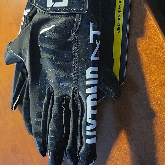 Black G1 Football Gloves NEW - Picture 10 of 14